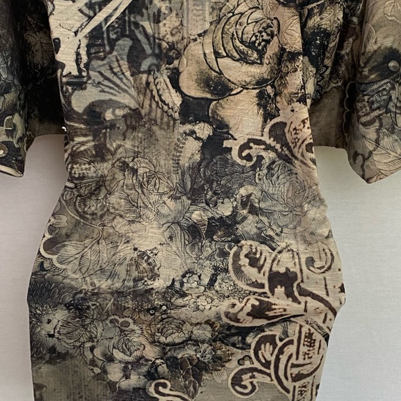 W-21 B.L.E.U. Black & Cream Floral  & Sequin Short Sleeve Blouse Size M - Picture 8 of 16